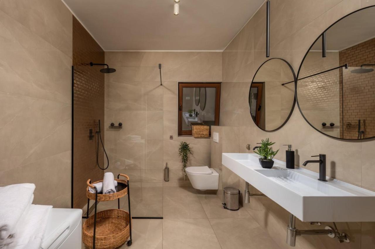 Villa Adriatic, Apartment Chiara With Sea View And Heated Swimming Pool, Free Private Parking, Icici Exterior photo
